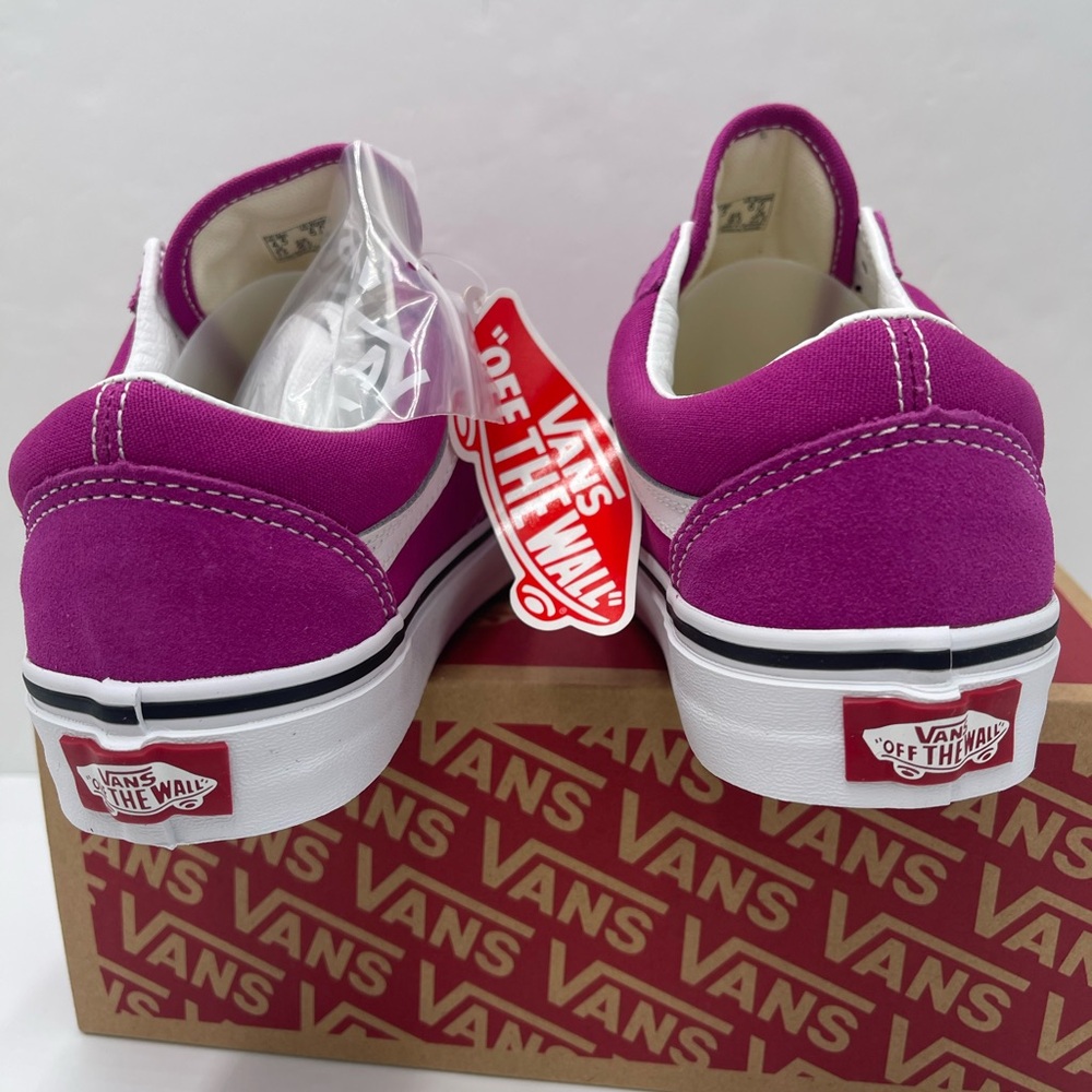 Vans WMNS Old Skool
Fuchsia Red/True White Sneakers
VN0A5KRF8ZV - Picture 5 of 16